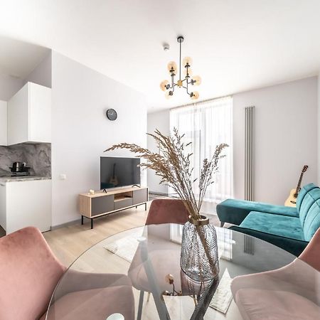 New Comfortable 2 Bedroom Cottage W/Big Terrace Jūrkalne Kültér fotó